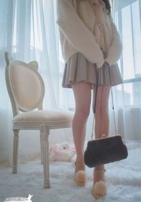 皇后雪白高耸慢慢迎合h